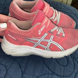 ASICS girls 11 Pink Velcro